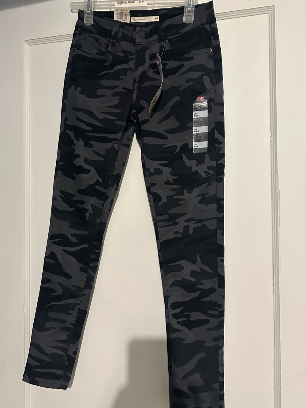 Levi's Women's 711 Skinny Camo Jeans - Black & Gray